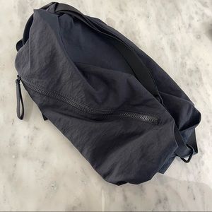 Lululemon Fast Track Bag